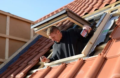 Pose de fenêtres de toit Velux aux Cerqueux